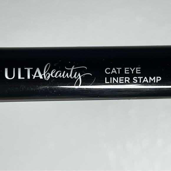 ULTA BEAUTY Cat Eye Liner Stamp (Matte Black), 0.05 fl oz/1.5mL New - Picture 3 of 4